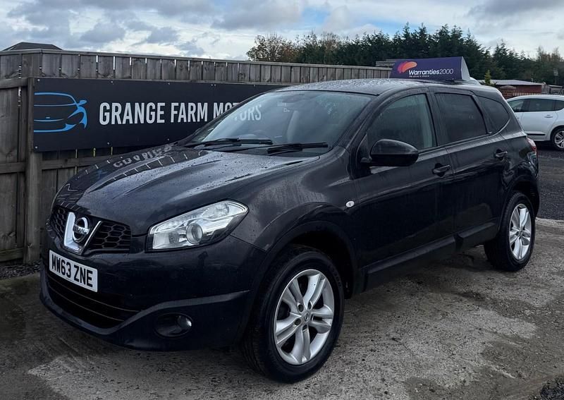 Black Used 2013 Nissan Qashqai +2 Acenta SUV | £2,395 (Fair price) - Image 1/4
