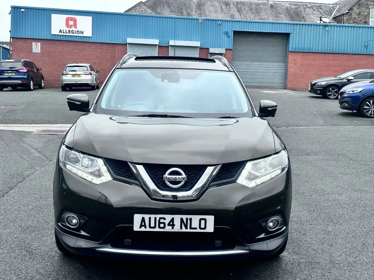 Used Nissan X-Trail Tekna 130 HP (95 kW) 2014 Green SUV