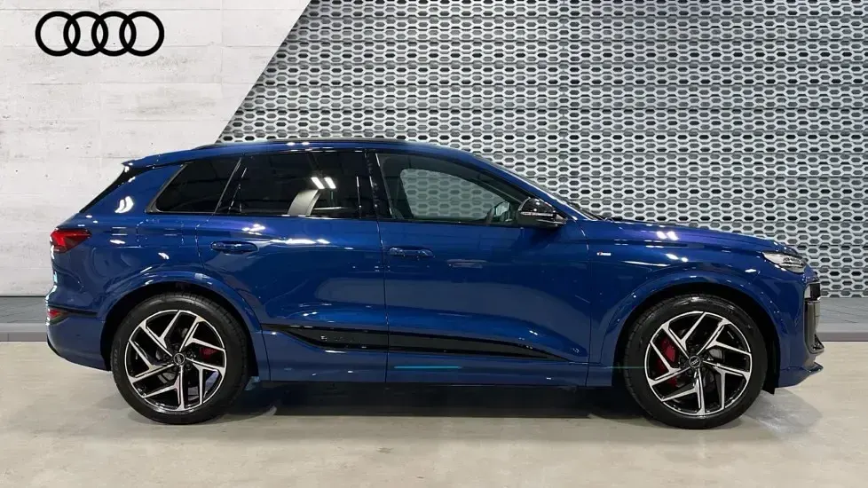 New Audi Q6 e-tron Performance 225 kW (306 HP) 2026 Blue SUV