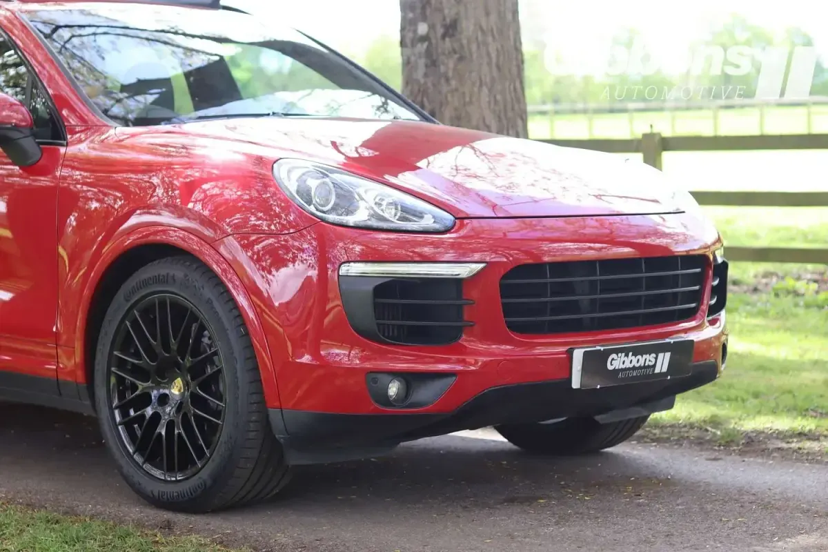 Used Porsche Cayenne 262 HP (192 kW) 2015 Red SUV