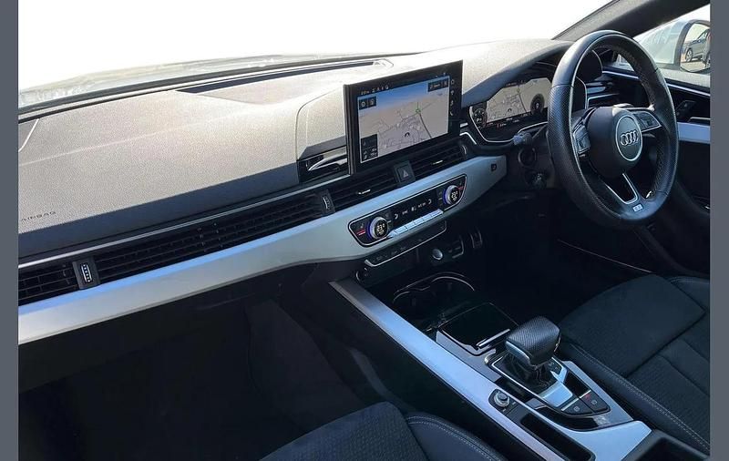 Used Audi A5 Sportback S-Line 161 HP (118 kW) 2021 White Hatchback