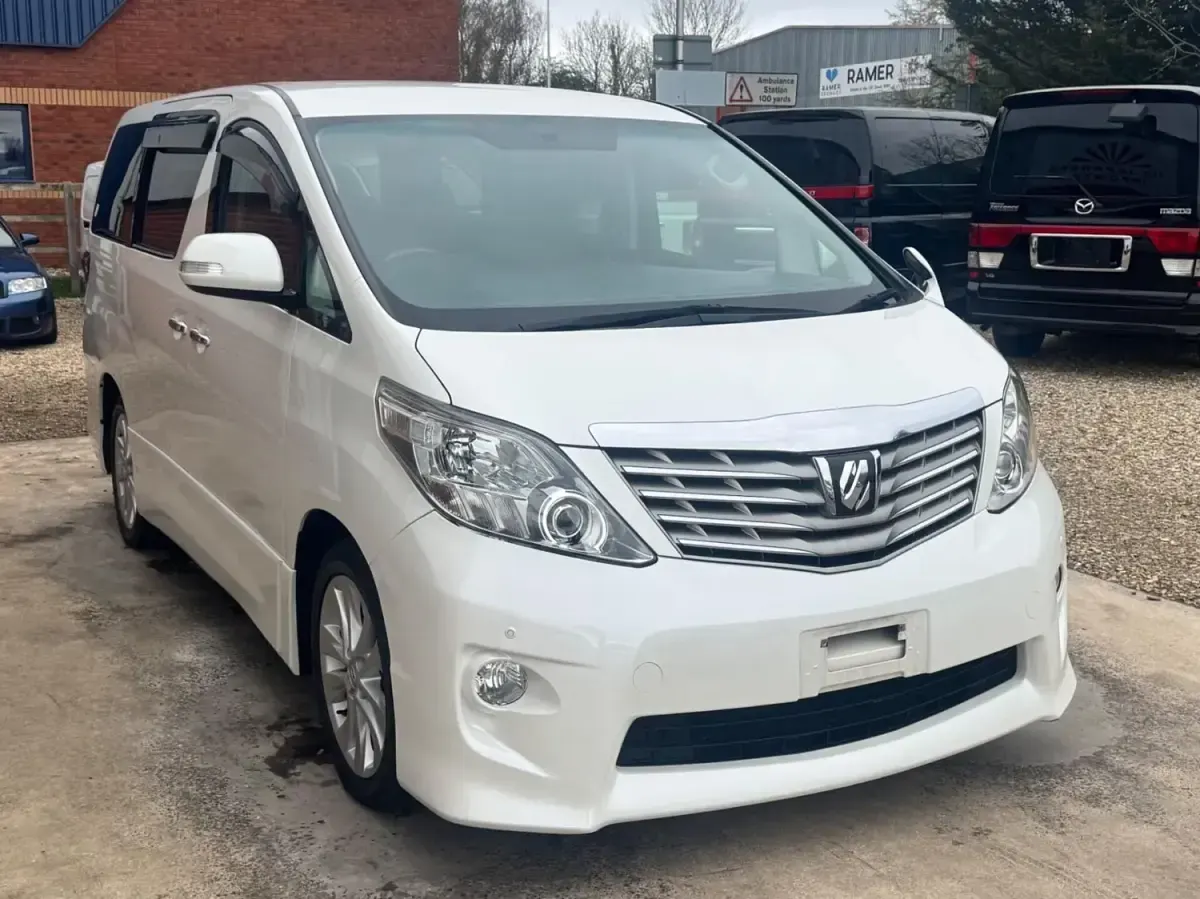Usado Toyota Alphard 2008 Blanco Monovolumen