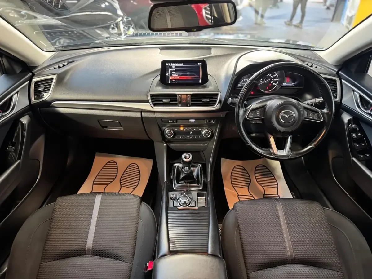 Used Mazda 3 121 HP (88 kW) 2017 Blue Hatchback