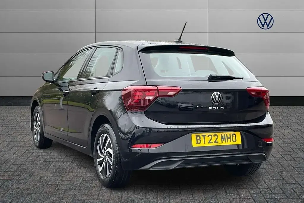 Second-hand VW Polo Life 80 CP (58 kW) 2022 Negru Hatchback