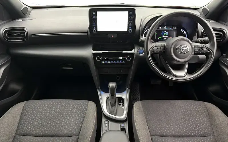 Used Toyota Yaris Cross Design 116 HP (85 kW) 2024 Red SUV