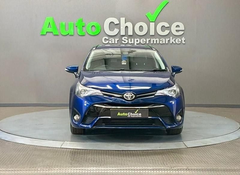 Used Toyota Avensis Business Edition 147 HP (108 kW) 2016 Blue Estate