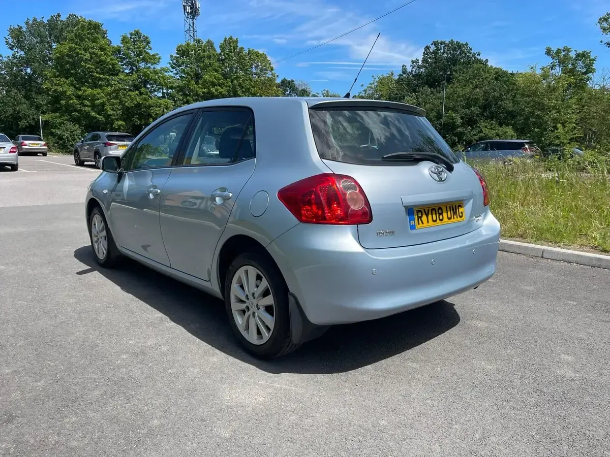 Used Toyota Auris 124 HP (91 kW) 2008 Blue Hatchback