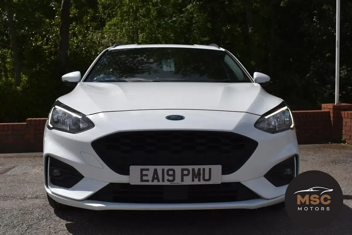 Used Ford Focus ST-Line X 2019 White Estate