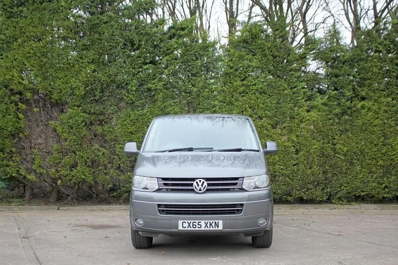 Used VW Caravelle Executive 138 HP (101 kW) 2015 Grey MPV