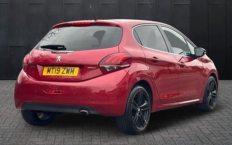 Used Peugeot 208 GT-line 110 HP (80 kW) 2019 Red Hatchback