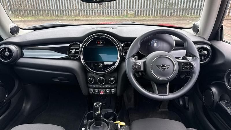 Used Mini Cooper Classic 136 HP (100 kW) 2023 Chili red Hatchback