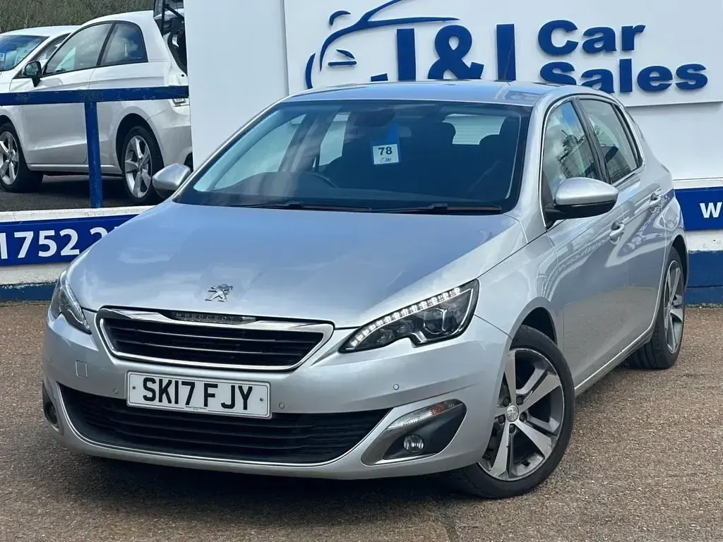 Gebraucht Peugeot 308 Allure 130 PS (95 kW) 2017 Silber Kleinwagen