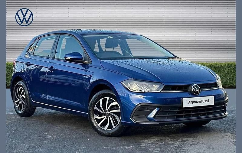 Used VW Polo Life 95 HP (69 kW) 2023 Blue Hatchback