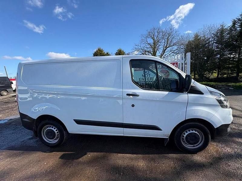 Used Ford Transit Custom 105 HP (77 kW) 2019 White Van