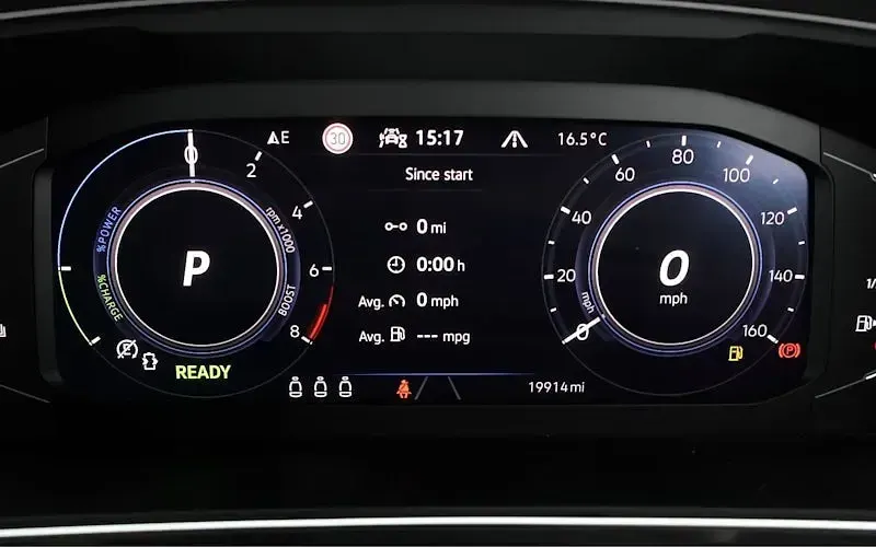 Used VW Tiguan R-line 245 HP (180 kW) 2023 White SUV