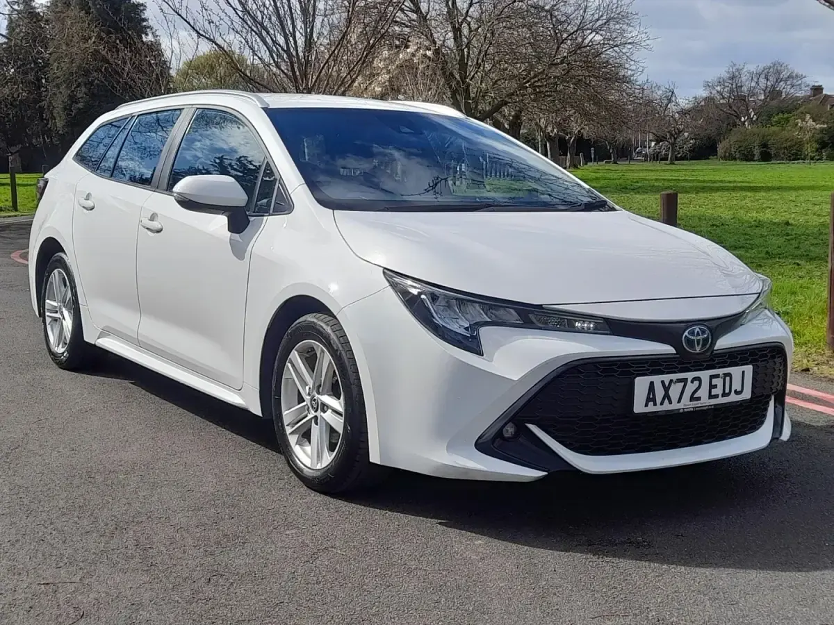 Usado Toyota Corolla 2023 Branco Carrinha