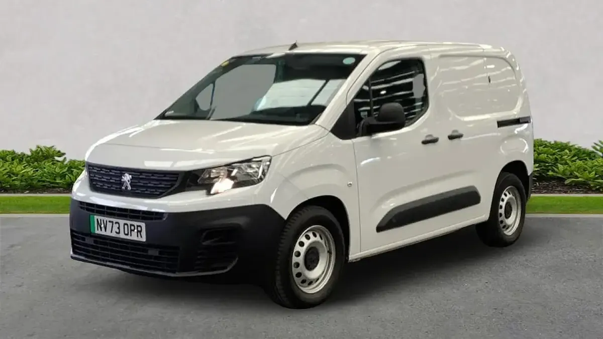 Used Peugeot E-Partner Premium 50 kW (68 HP) 2024 White MPV