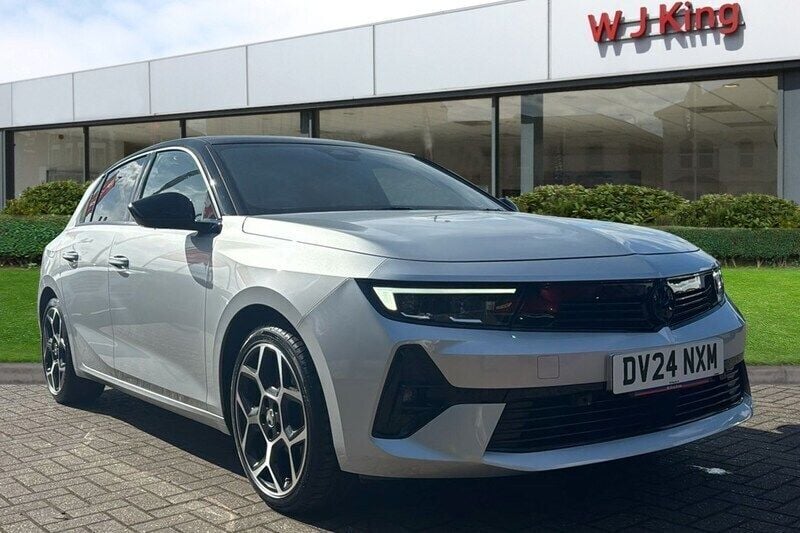 Vulcan grey Used 2024 Vauxhall Astra Ultimate Hatchback | £19,195 (Fair price) - Image 1/2