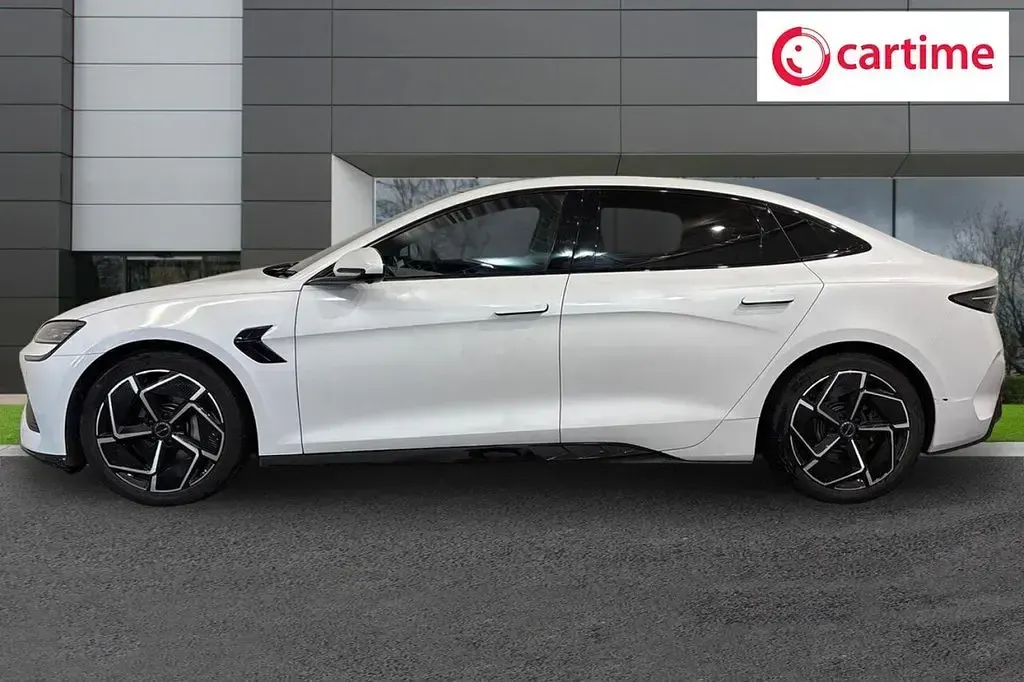 Used BYD Seal 389 kW (530 HP) 2024 White Sedan