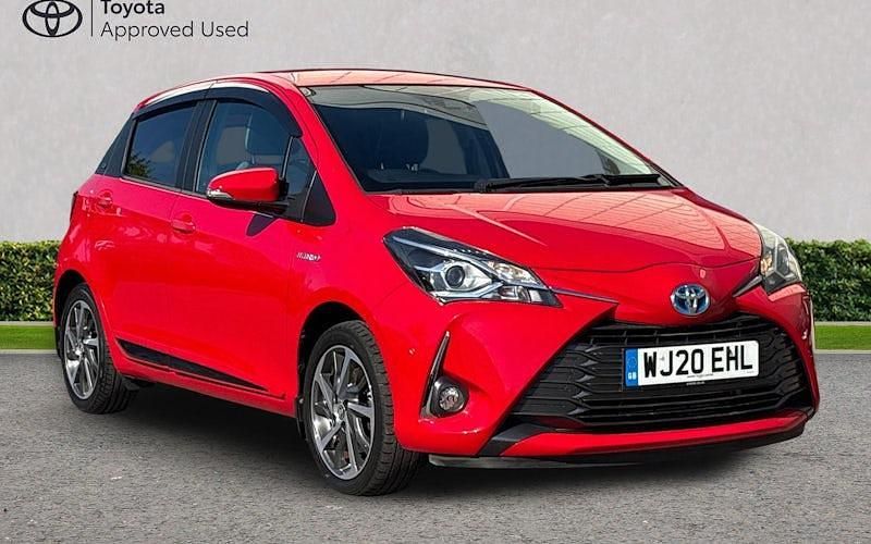 Second-hand Toyota Yaris Hybrid 101 CP (74 kW) 2020 Hatchback