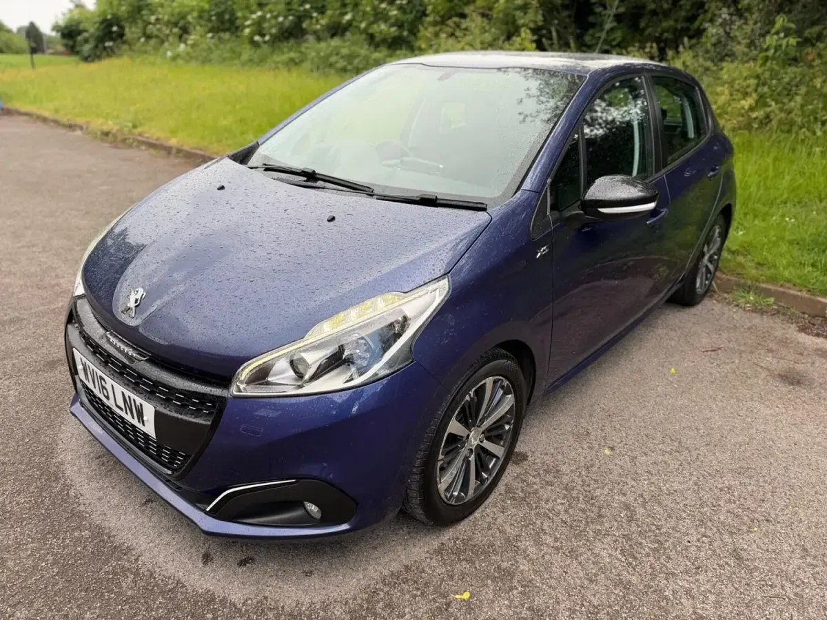 Used Peugeot 208 2016 Blue Hatchback