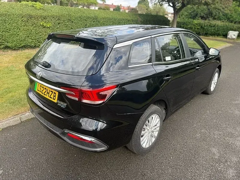 Käytetty MG MG5 EV Excite 114 kW (156 HP) 2022 Musta Farmari