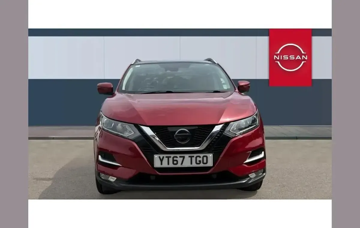 Used Nissan Qashqai N-Connecta 115 HP (84 kW) 2017 Red SUV