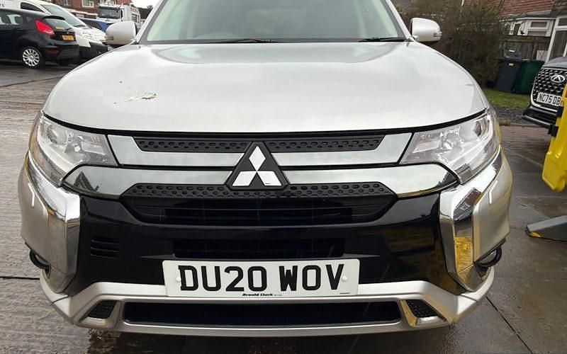 Silver Used 2020 Mitsubishi Outlander P-HEV Estate | £17,599 (Fair price) - Image 1/1