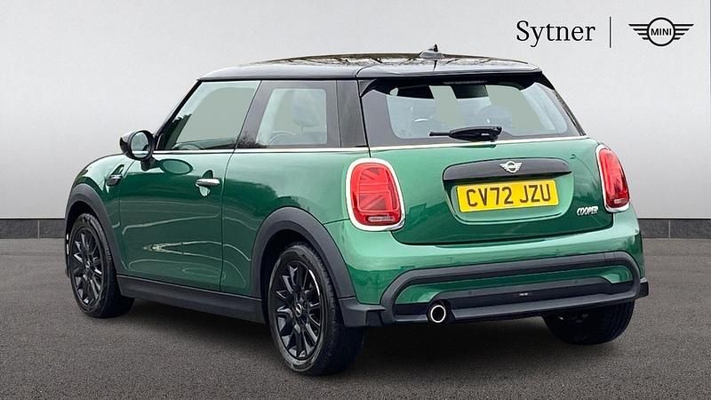 Used Mini Cooper Classic 134 HP (98 kW) 2022 Green Hatchback