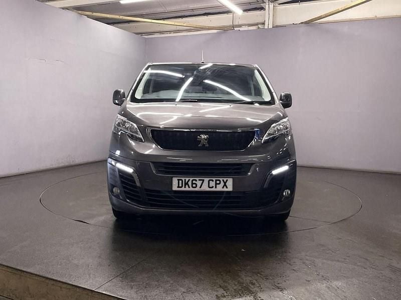 Used Peugeot Traveller Business-Line 115 HP (84 kW) 2017 Grey MPV