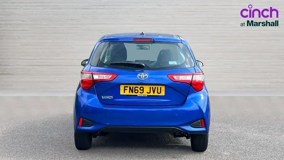 Used Toyota Yaris 111 HP (81 kW) 2019 Blue