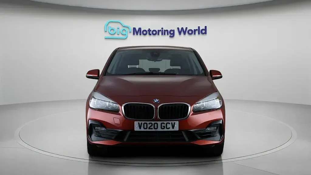 Begagnad BMW 220 Sport Line 192 HK (141 kW) 2020 Orange Minibuss