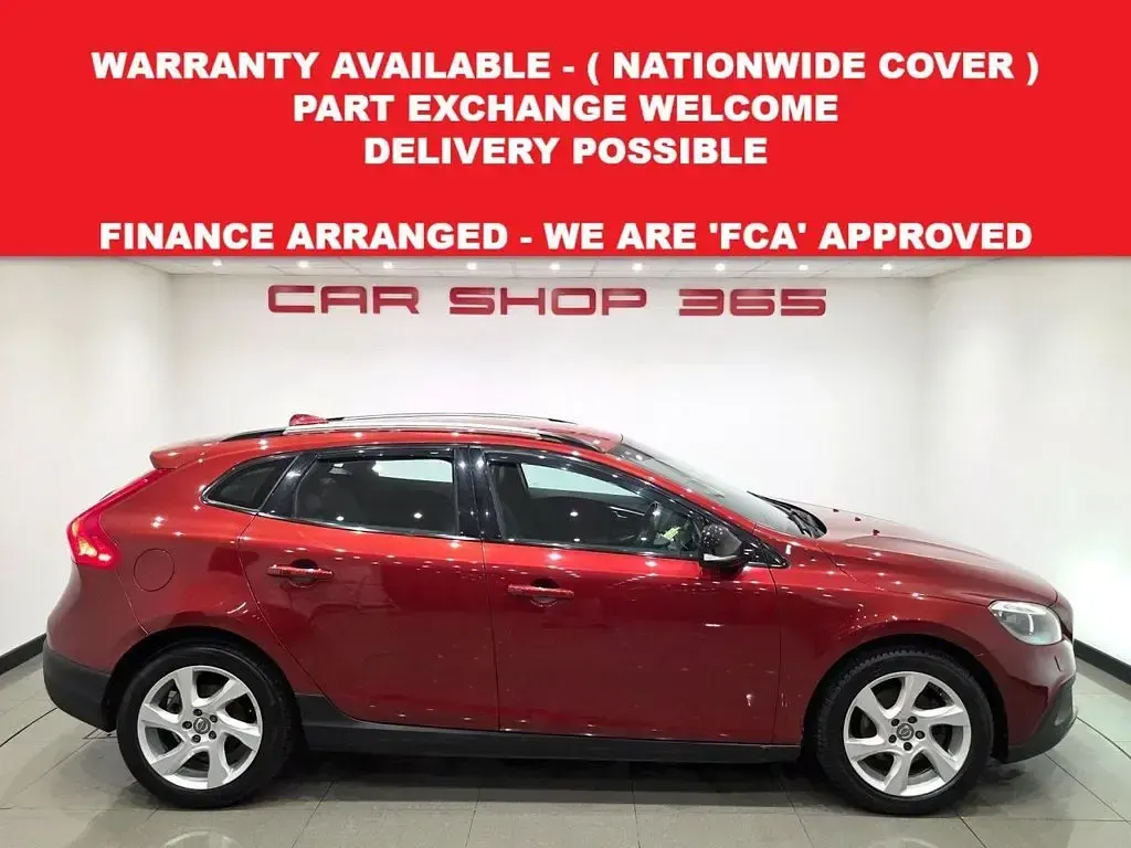 Used Volvo V40 2014 Red Hatchback