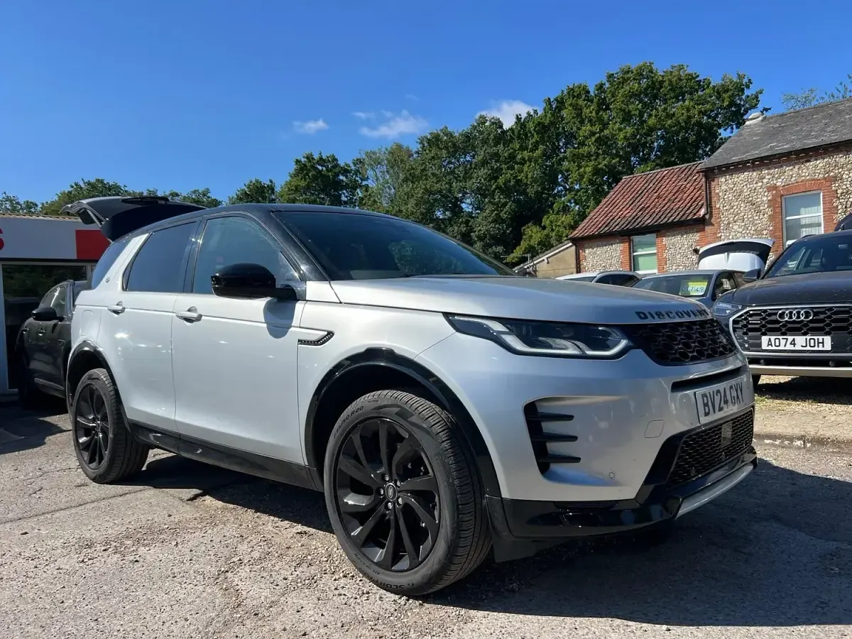 Used Land Rover Discovery Sport SE Dynamic 2024 Silver SUV