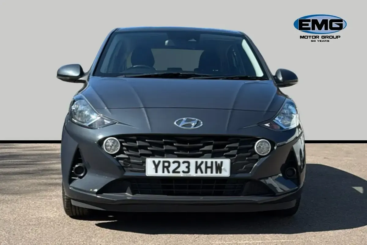 Gebraucht Hyundai i10 SE 67 PS (49 kW) 2023 Grau Kleinwagen