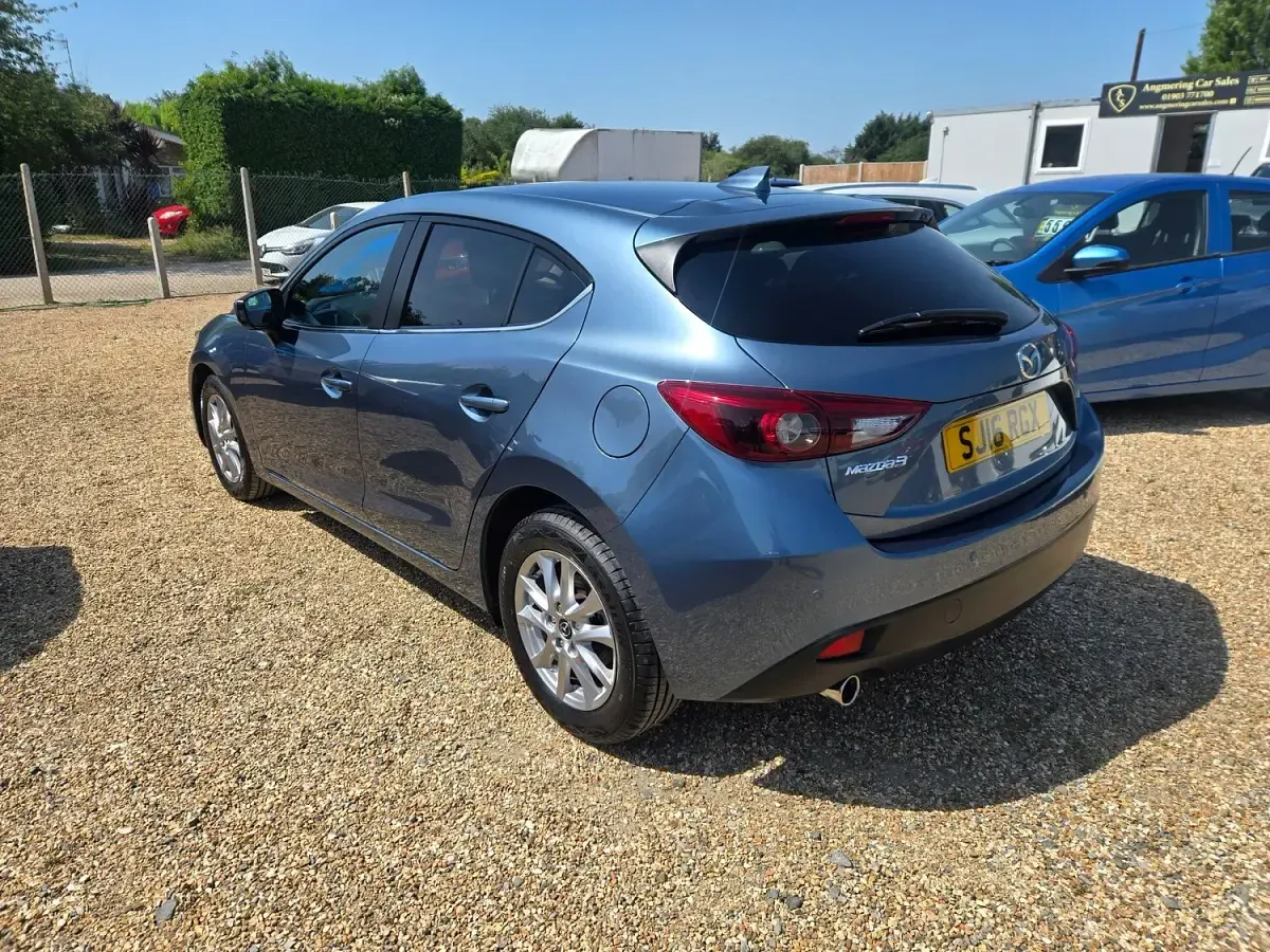 Used Mazda 3 165 HP (121 kW) 2016 Blue Hatchback