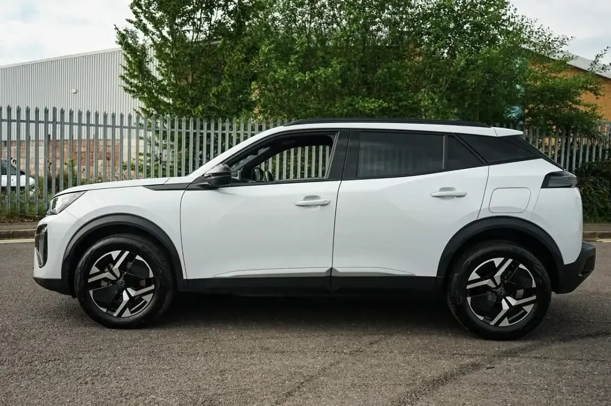 Used Peugeot 2008 Allure 145 HP (106 kW) 2025 White SUV