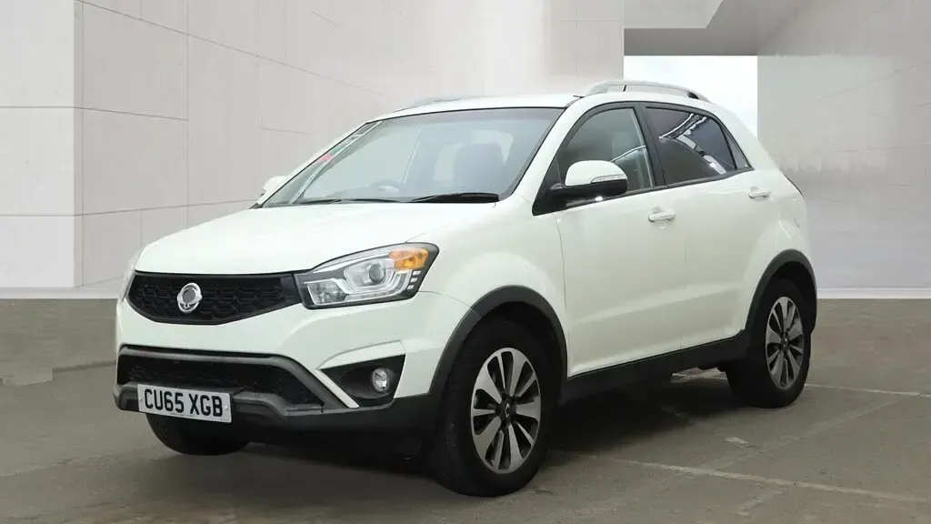 Used SsangYong Korando Limited 149 HP (109 kW) 2015 White SUV