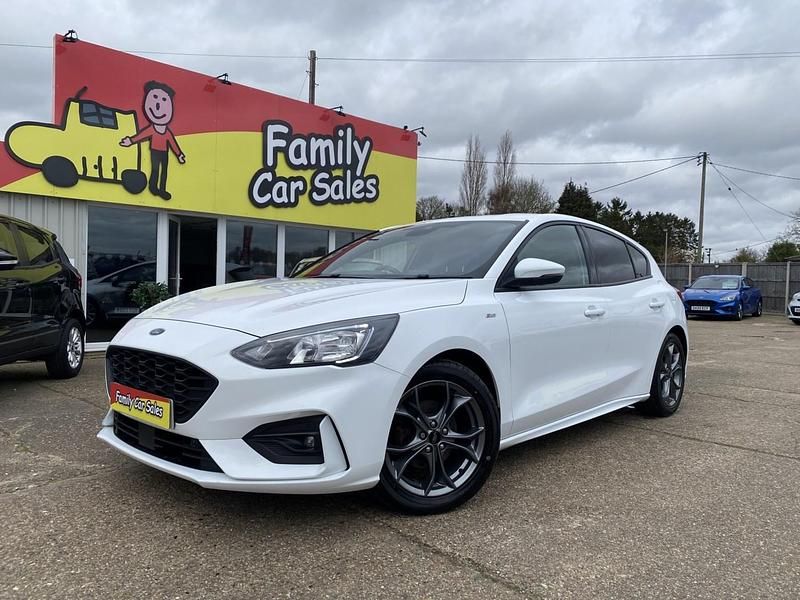 Used Ford Focus ST-Line 125 HP (91 kW) 2021 White Hatchback