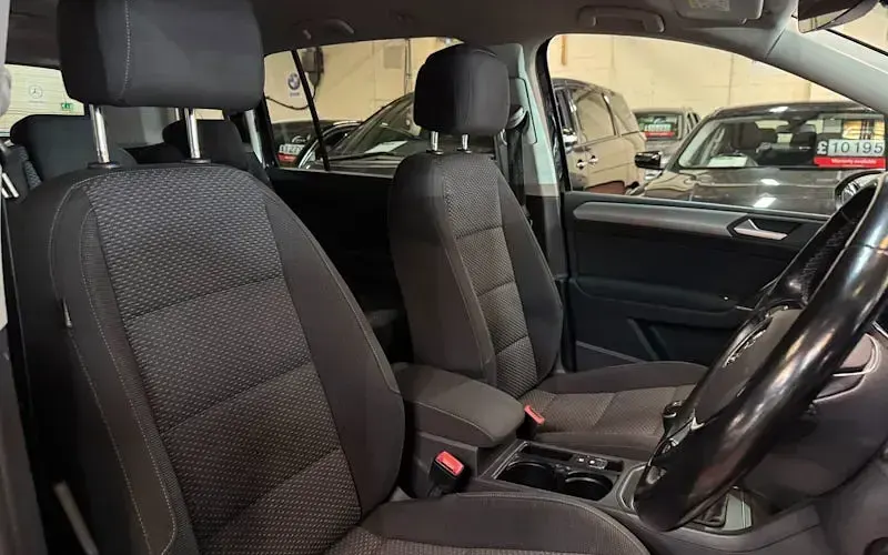 Used VW Touran SE 110 HP (80 kW) 2015 Black MPV