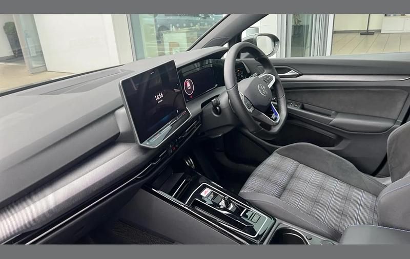 Used VW Golf VIII GTE 272 HP (200 kW) 2025 Black Hatchback