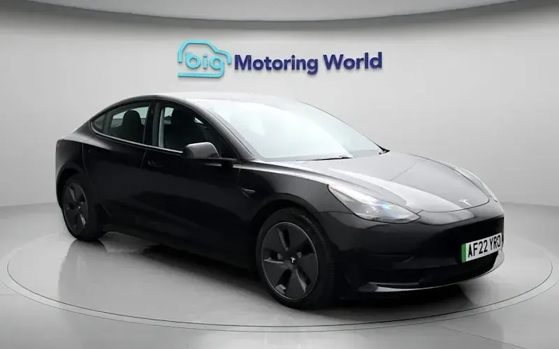 Used Tesla Model 3 Standard Range Plus 222 kW (302 HP) 2021 Black Sedan