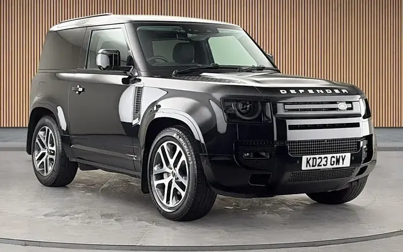 Used Land Rover Defender S 400 HP (294 kW) 2023 SUV