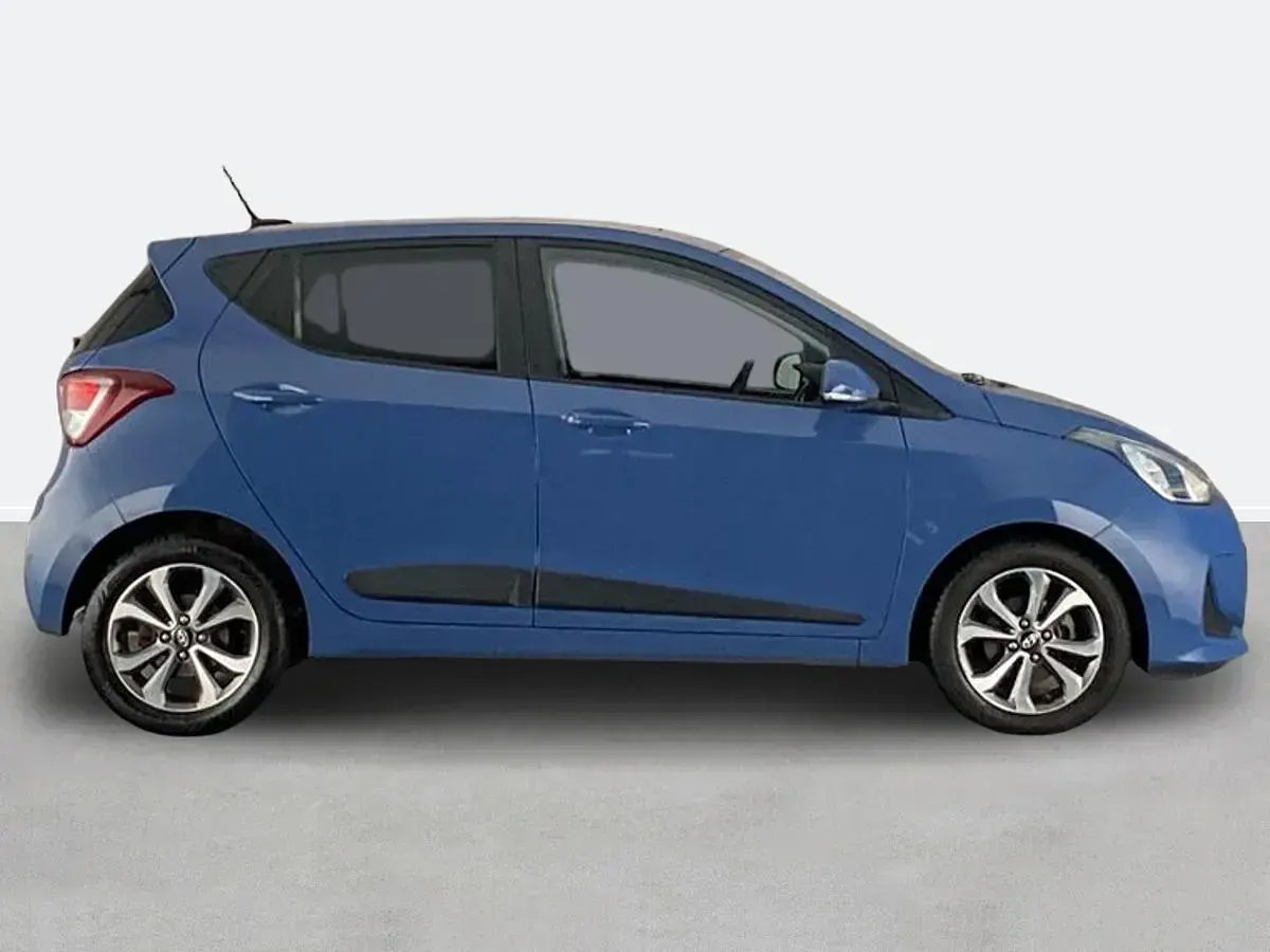 Used Hyundai i10 Premium SE 87 HP (63 kW) 2017 Blue Hatchback