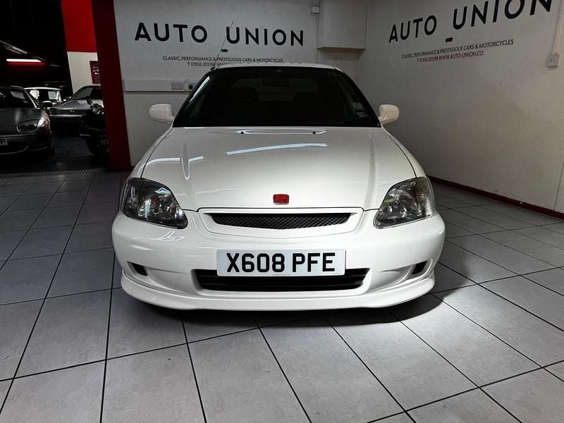 Begagnad Honda Civic Type R 182 HK (133 kW) 2015 Vit Halvkombi