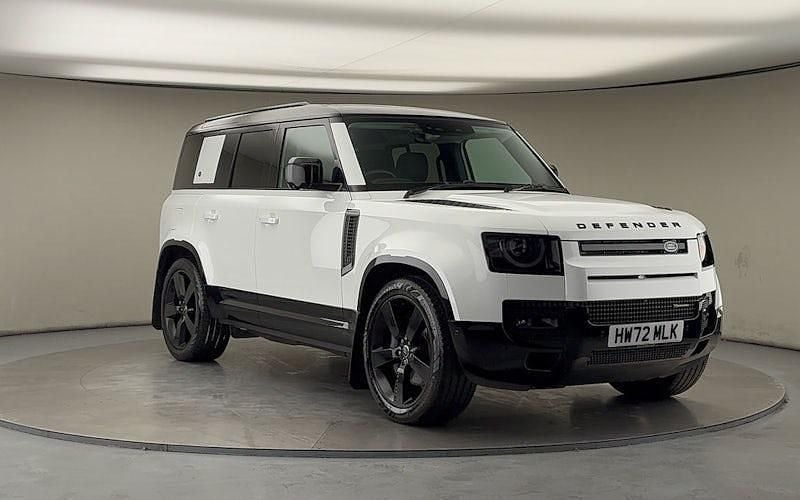 Used Land Rover Defender SE Dynamic 404 HP (297 kW) 2023 Fuji white SUV