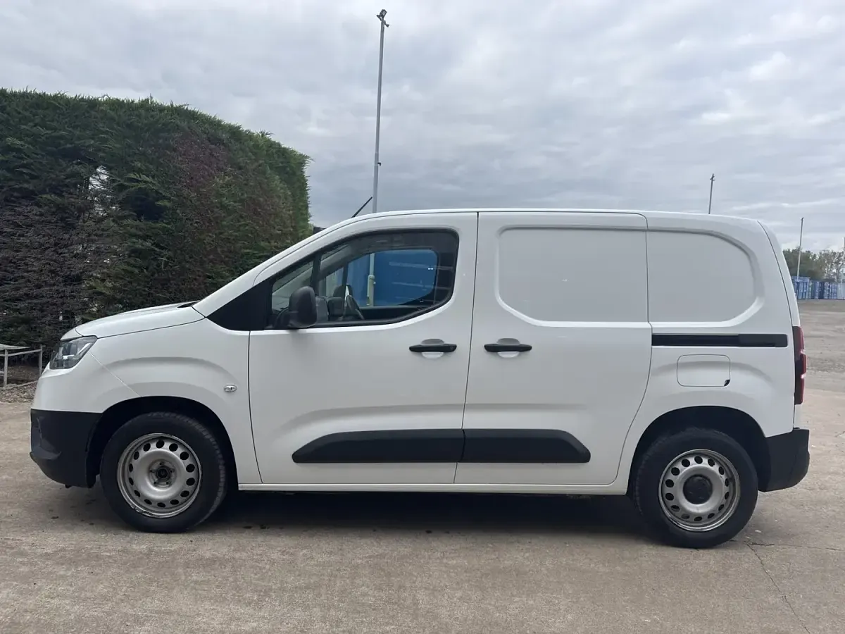 Used Toyota Proace Active 120 HP (88 kW) 2022 White MPV