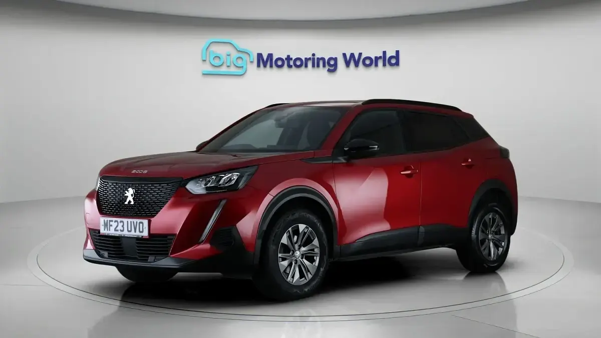 Used Peugeot 2008 Active+ 101 HP (74 kW) 2023 Red SUV