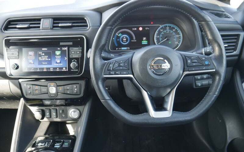 Image 2/4