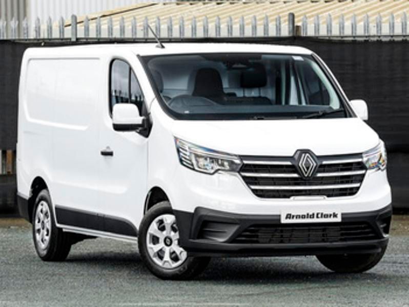 White New 2025 Renault Trafic MPV | £20,998 (Good price) - Image 1/4